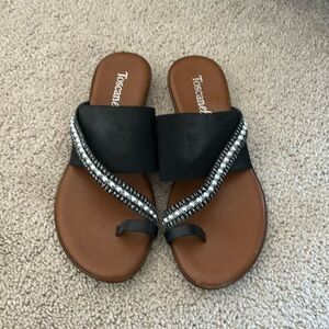 Womens sandal size 9